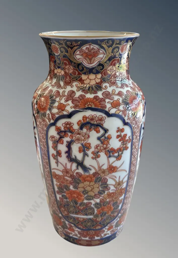 Japanese Imari Porcelain Baluster Vase, signed, H31.5cm Image 1++