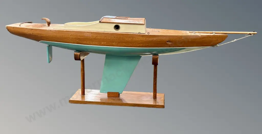 Model Yacht on Stand, L59cm Image 1++
