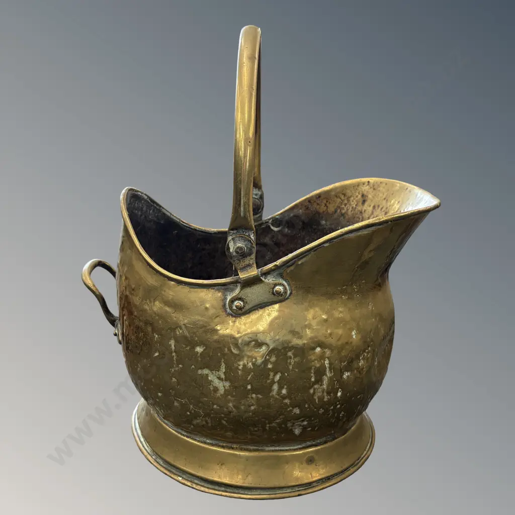 Beaten Brass Coal Scuttle Image 1++