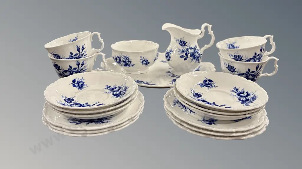 Royal Albert 'Connoisseur' Blue and White Tea Set incl. Cake Plate, Milk Jug - 19 Pieces, AF one cup Image 1++
